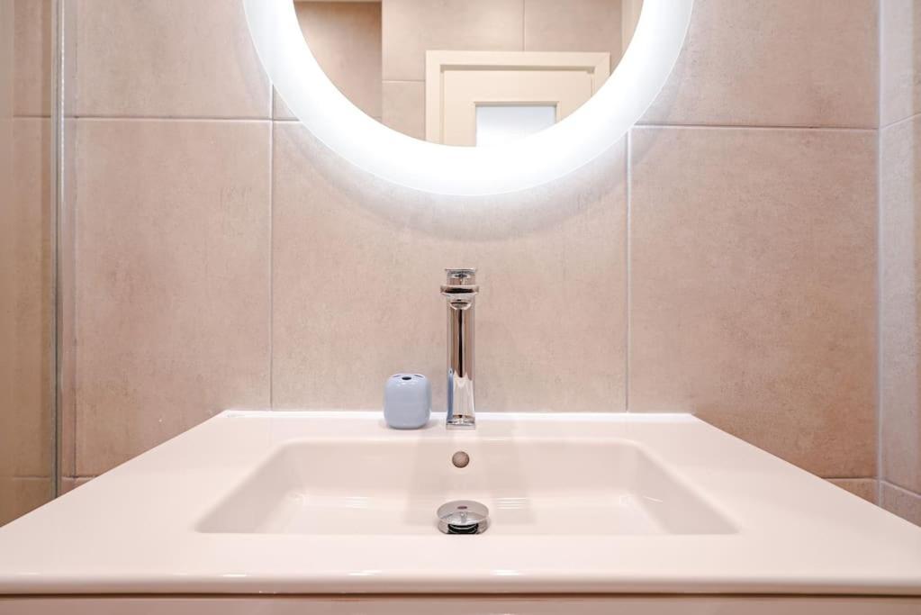 Syntagma Square, 60Sqm Dream Suite Атина Екстериор снимка