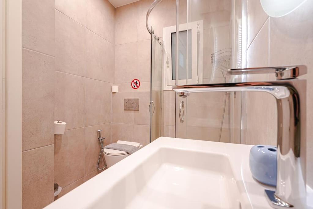 Syntagma Square, 60Sqm Dream Suite Атина Екстериор снимка